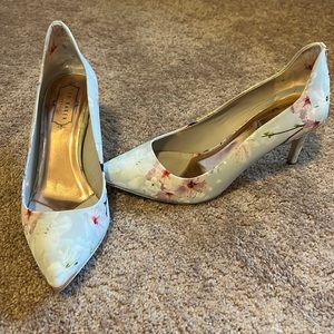 Ted Baker Sz 38 floral heels
